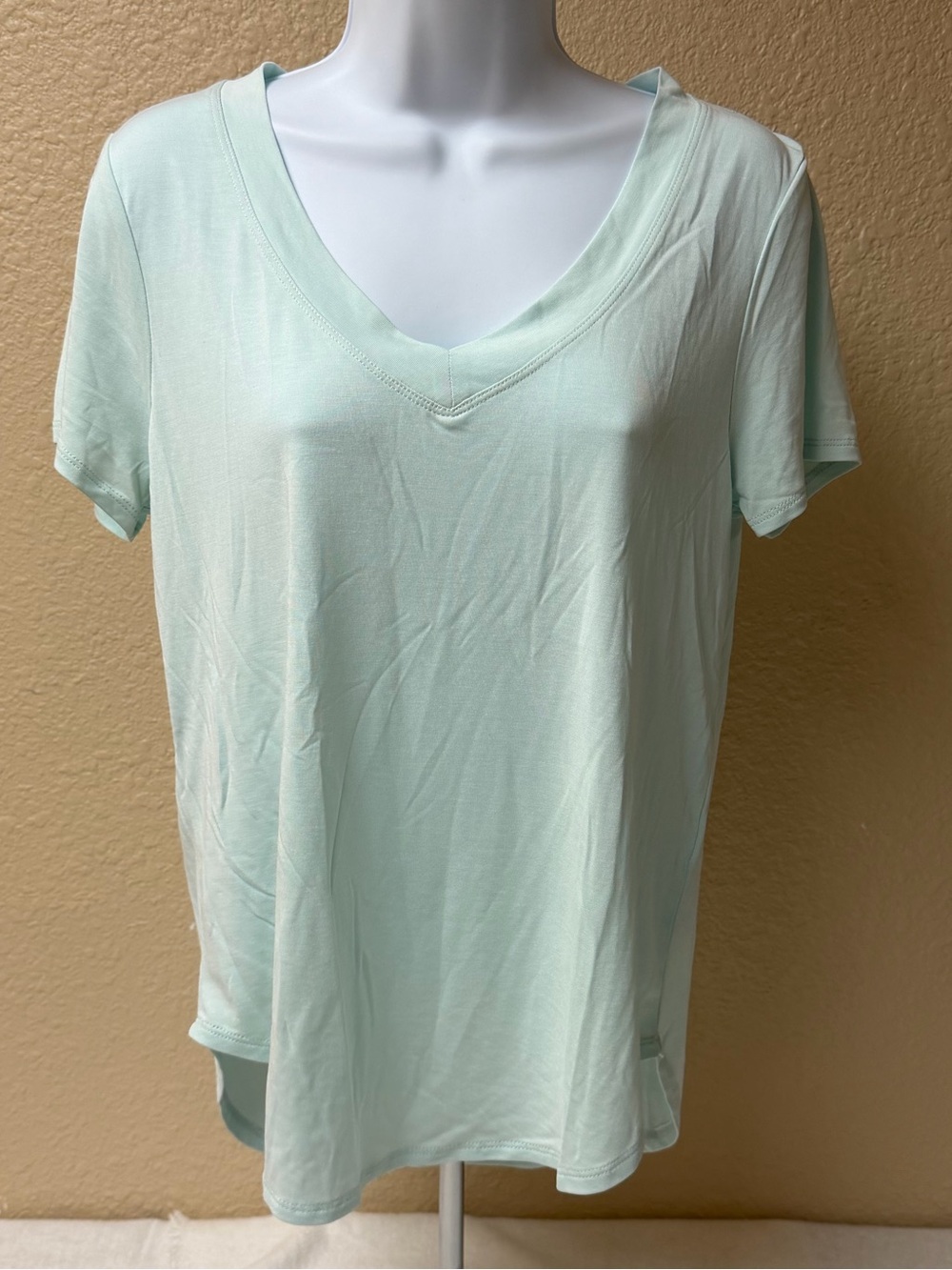 4/$20 BKE Mint Green V-Neck Short Sleeve Tee